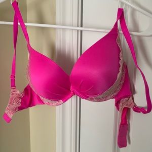 Victoria’s Secret Bra 32D